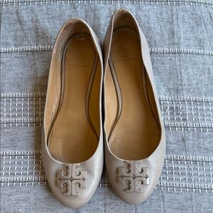 Tory Burch Women's Taupe Flats size 9